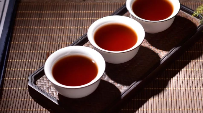 普洱茶功效与作用｜生普清热减脂、熟普养胃安神养生详解
